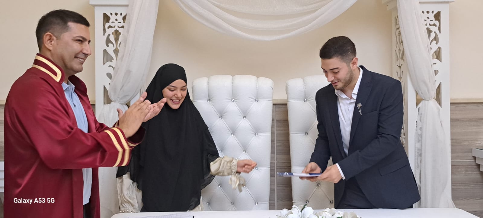 Kuşadası Belediye Başkanı, Meclis Toplantısı Sırasında Nikah Kıydı