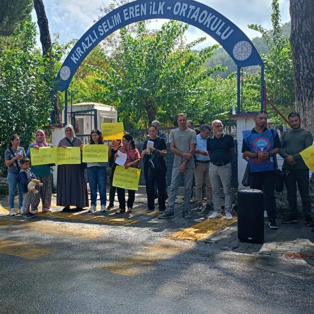 Kuşadası'nda Taşımalı Eğitim Hakkı İhlali Protesto Edildi!