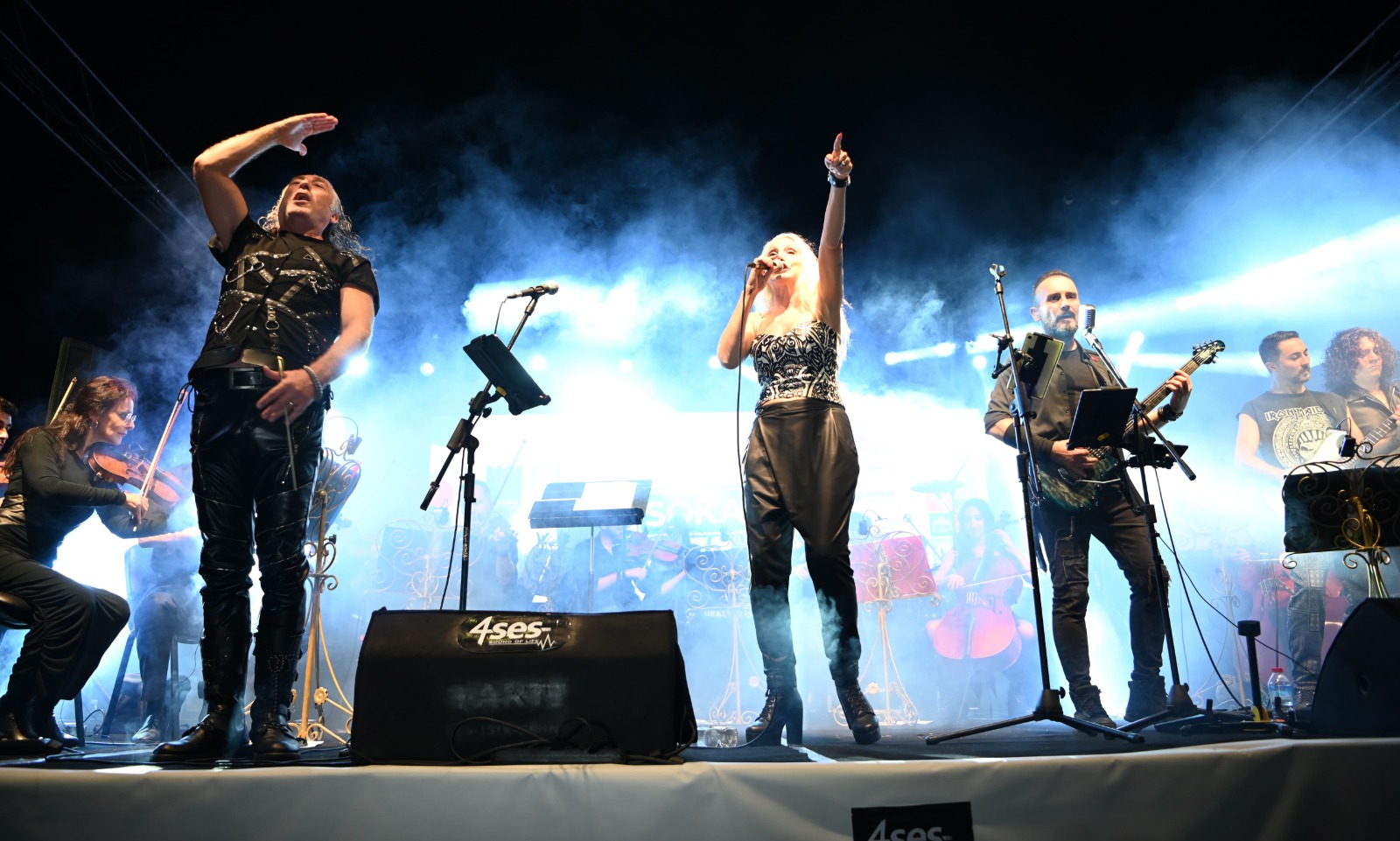 Senforock, Klasik ve Rock'ı Bir Araya Getirerek Büyüledi