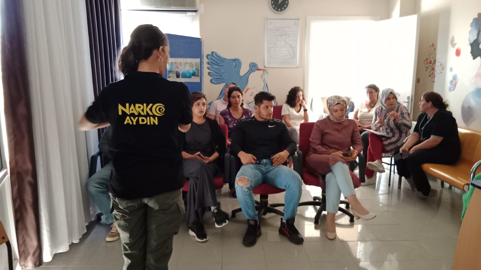 Kuşadası'nda Sağlık Çalışanlarına Narkotik Eğitimi